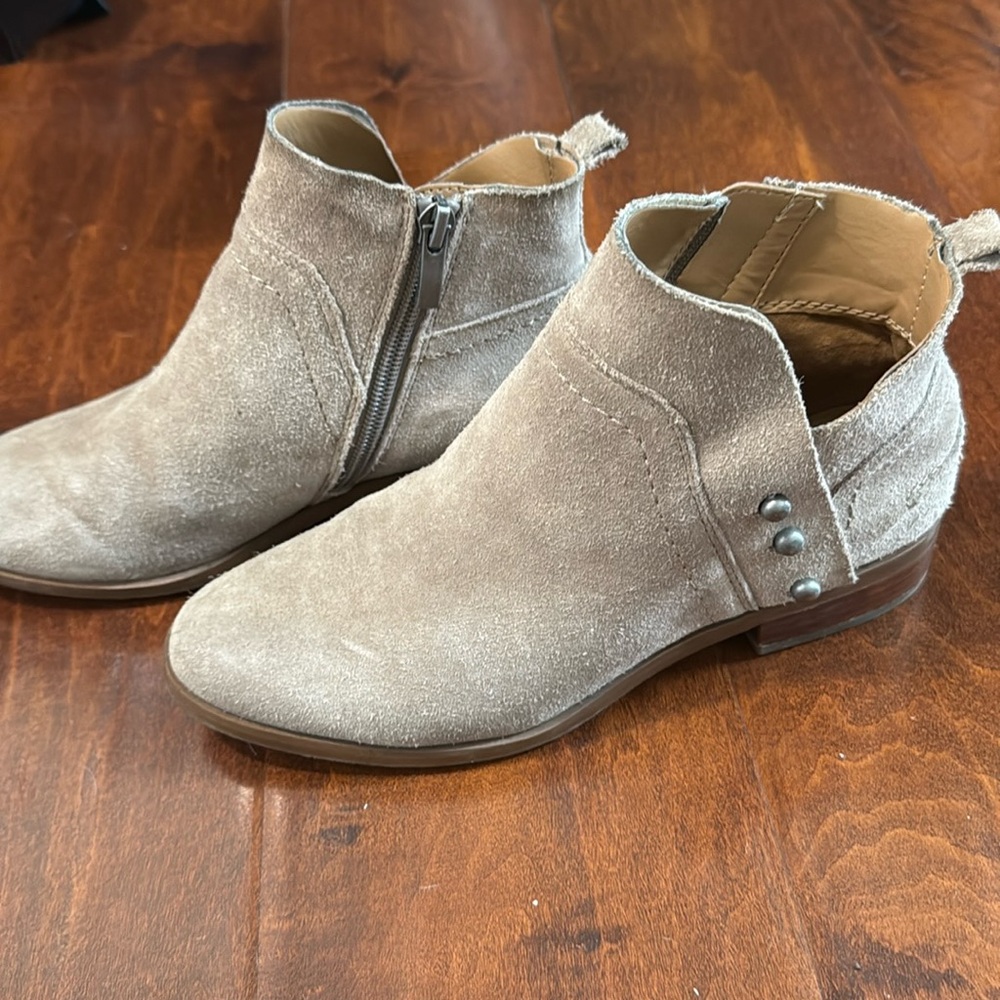 Franco Sarto Taupe genuine Suede Booties